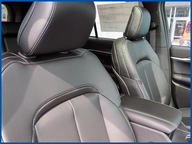 new 2025 Jeep Grand Cherokee car, priced at $45,915
