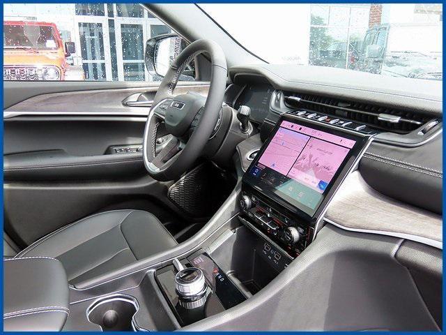 new 2025 Jeep Grand Cherokee car, priced at $45,915