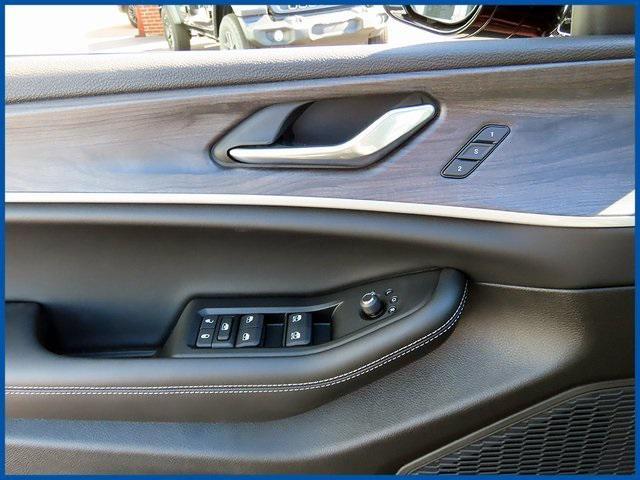 new 2025 Jeep Grand Cherokee car, priced at $47,985