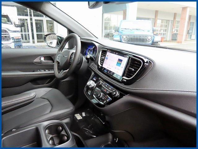 new 2026 Chrysler Pacifica car, priced at $45,135