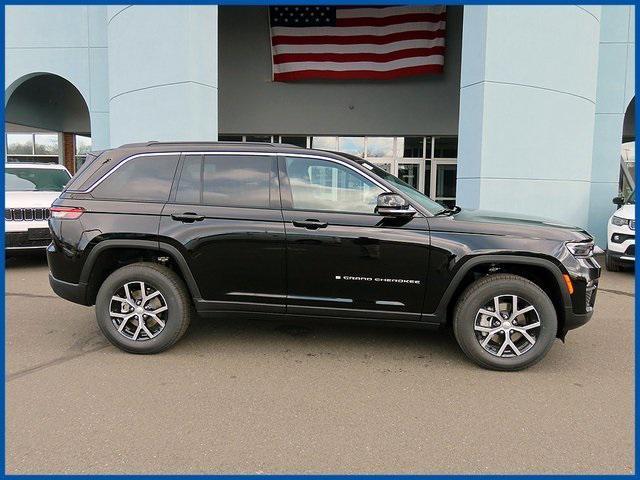 new 2025 Jeep Grand Cherokee car, priced at $42,550