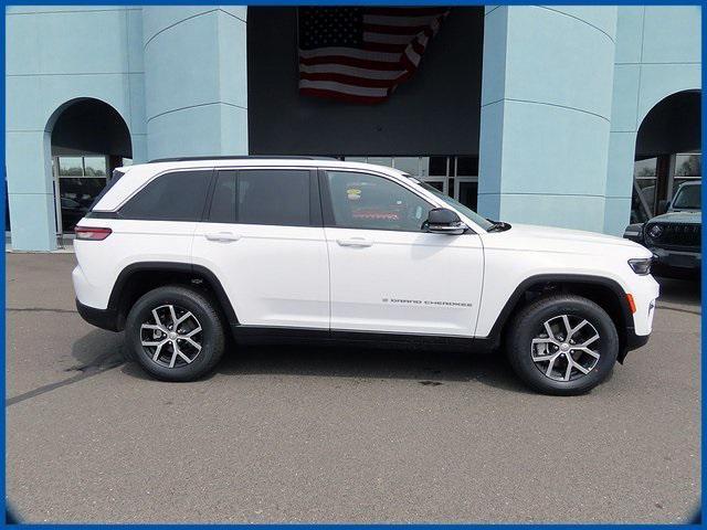 new 2025 Jeep Grand Cherokee car, priced at $45,715