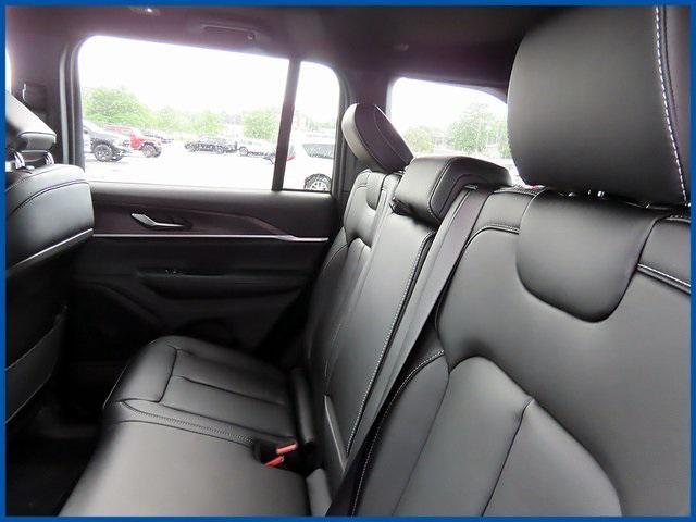 new 2025 Jeep Grand Cherokee car, priced at $49,235