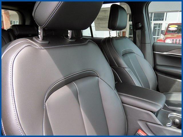 new 2025 Jeep Grand Cherokee car, priced at $46,500