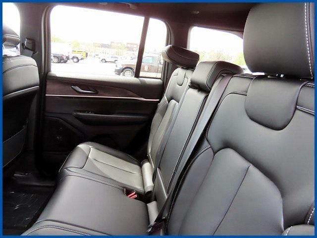 new 2025 Jeep Grand Cherokee car, priced at $46,500