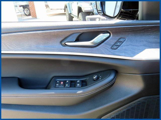 new 2025 Jeep Grand Cherokee car, priced at $48,485