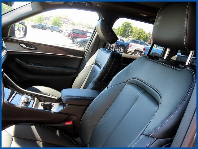new 2025 Jeep Grand Cherokee car, priced at $48,485