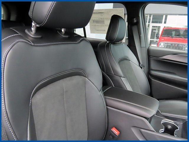 new 2025 Jeep Grand Cherokee car, priced at $46,135