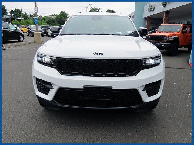 new 2025 Jeep Grand Cherokee car, priced at $46,135