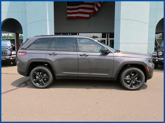 new 2025 Jeep Grand Cherokee car, priced at $49,235