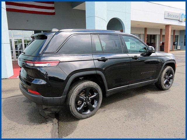 used 2024 Jeep Grand Cherokee car, priced at $42,987