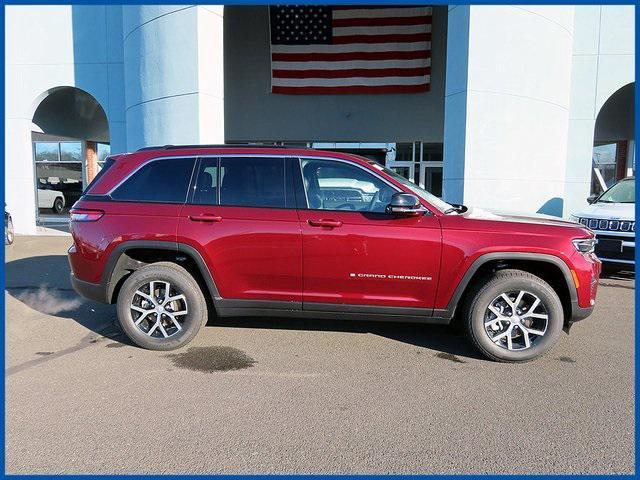 new 2025 Jeep Grand Cherokee car, priced at $43,090