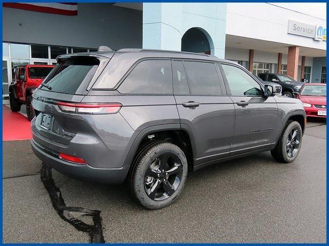 new 2025 Jeep Grand Cherokee car, priced at $49,235