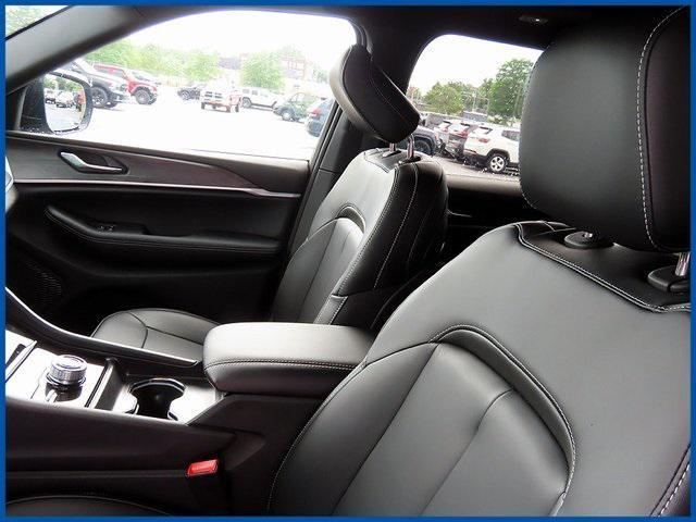 new 2025 Jeep Grand Cherokee car, priced at $49,235