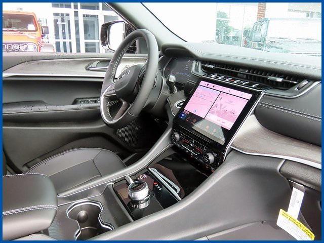 new 2025 Jeep Grand Cherokee car, priced at $49,235