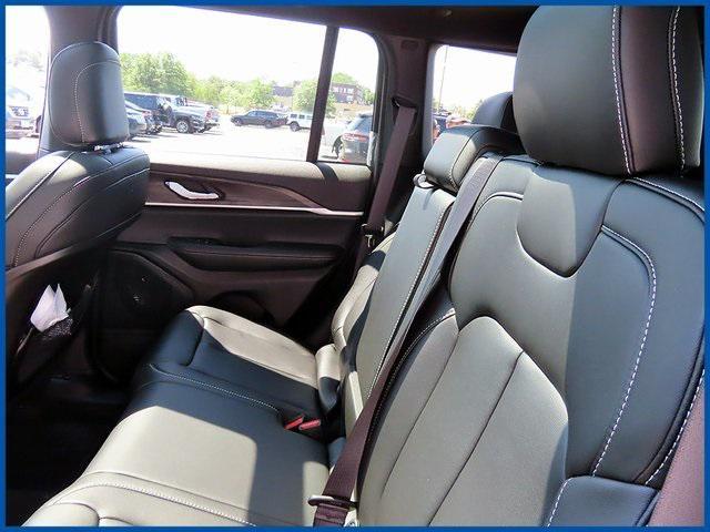 new 2025 Jeep Grand Cherokee car, priced at $48,410