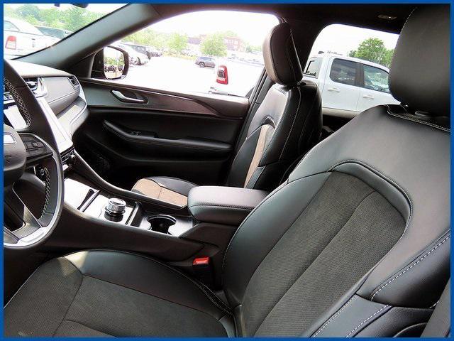 new 2025 Jeep Grand Cherokee car, priced at $46,730