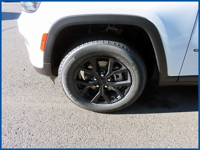 new 2025 Jeep Grand Cherokee car, priced at $40,935