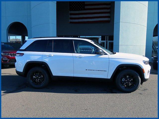 new 2025 Jeep Grand Cherokee car, priced at $40,935