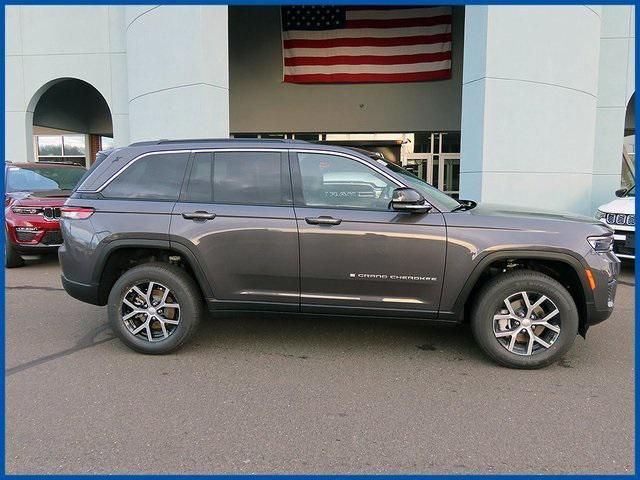 new 2025 Jeep Grand Cherokee car, priced at $45,310