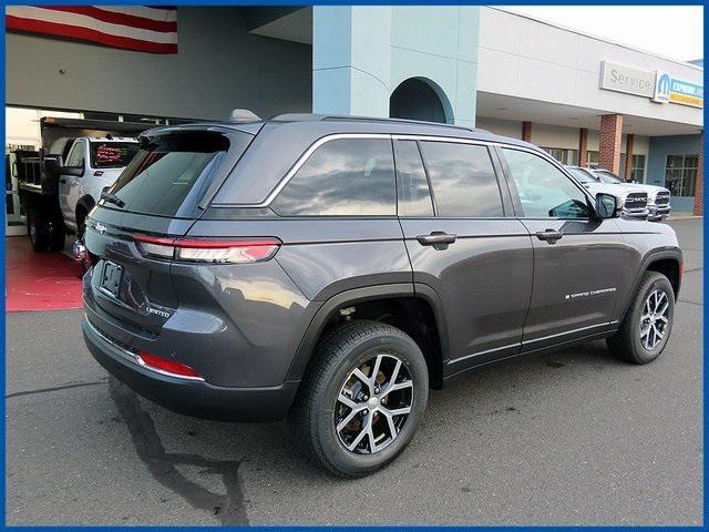 new 2025 Jeep Grand Cherokee car, priced at $42,550