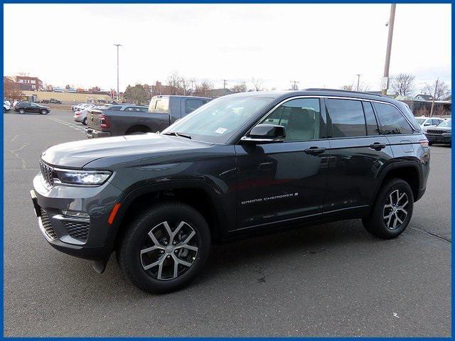 new 2025 Jeep Grand Cherokee car, priced at $43,190