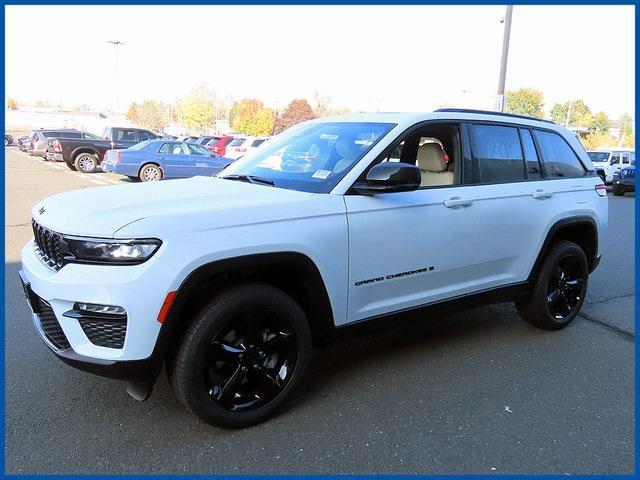 new 2025 Jeep Grand Cherokee car, priced at $47,440