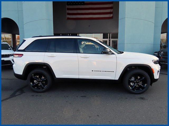 new 2025 Jeep Grand Cherokee car, priced at $47,440