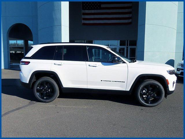 new 2025 Jeep Grand Cherokee car, priced at $44,907