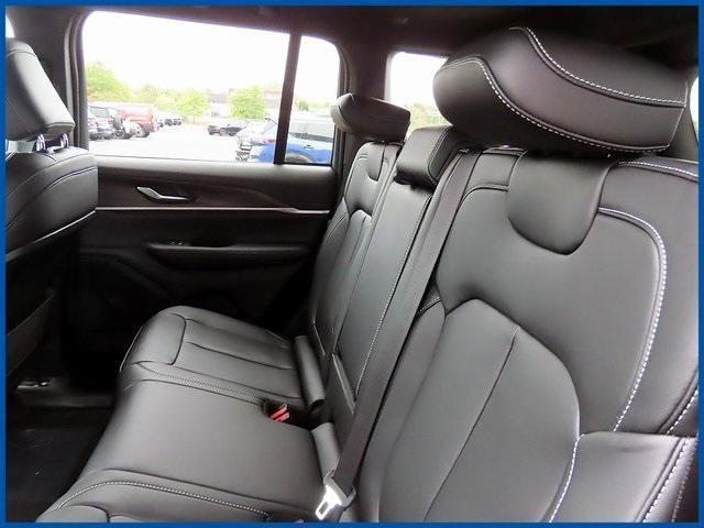 new 2025 Jeep Grand Cherokee car, priced at $47,985