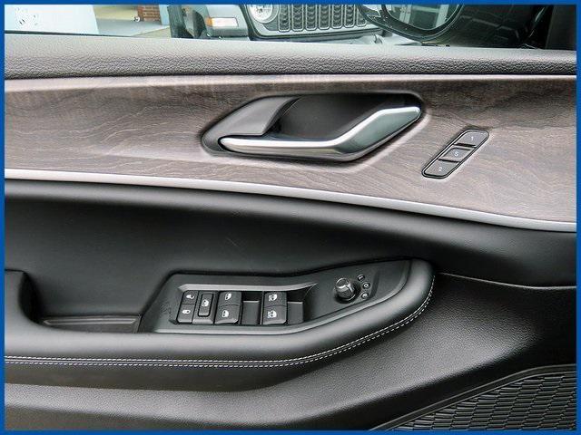 new 2025 Jeep Grand Cherokee car, priced at $47,985