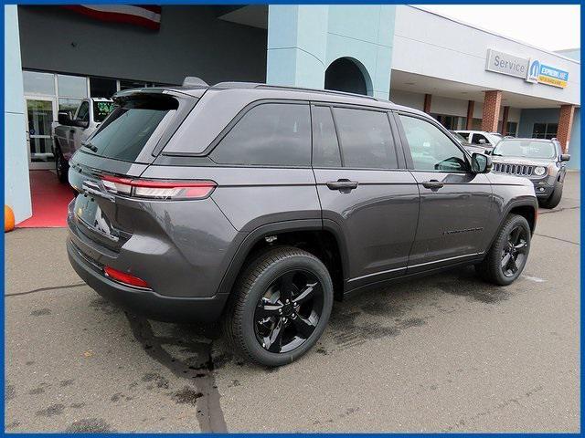 new 2025 Jeep Grand Cherokee car, priced at $47,985