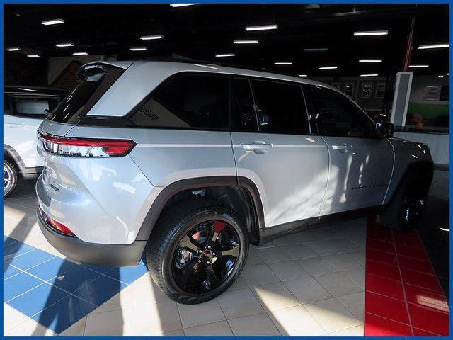 new 2025 Jeep Grand Cherokee car, priced at $45,543