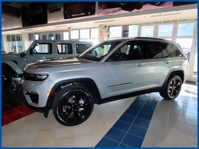 new 2025 Jeep Grand Cherokee car, priced at $45,543