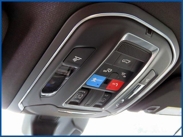 new 2025 Jeep Grand Cherokee car, priced at $43,230