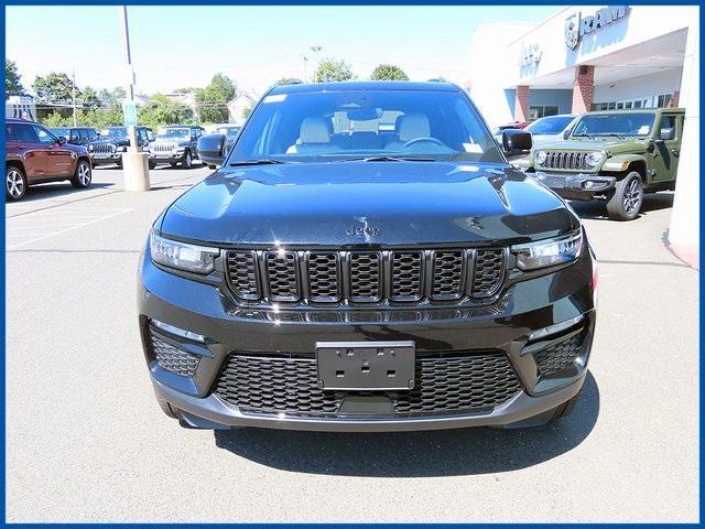 new 2024 Jeep Grand Cherokee car, priced at $49,535