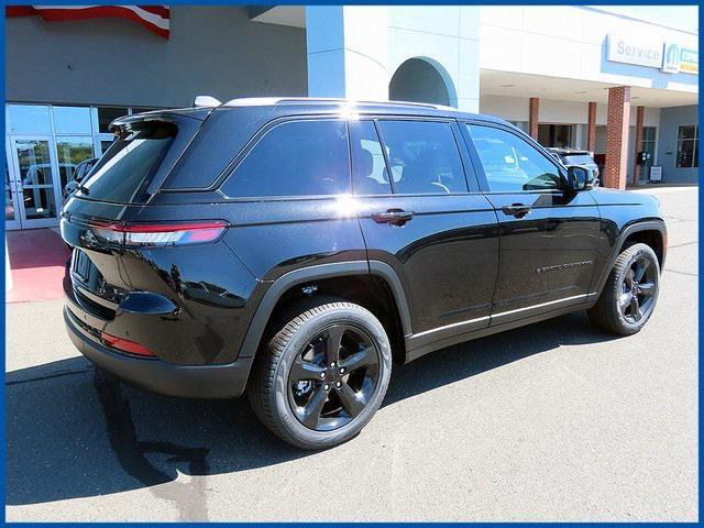 new 2024 Jeep Grand Cherokee car, priced at $49,535