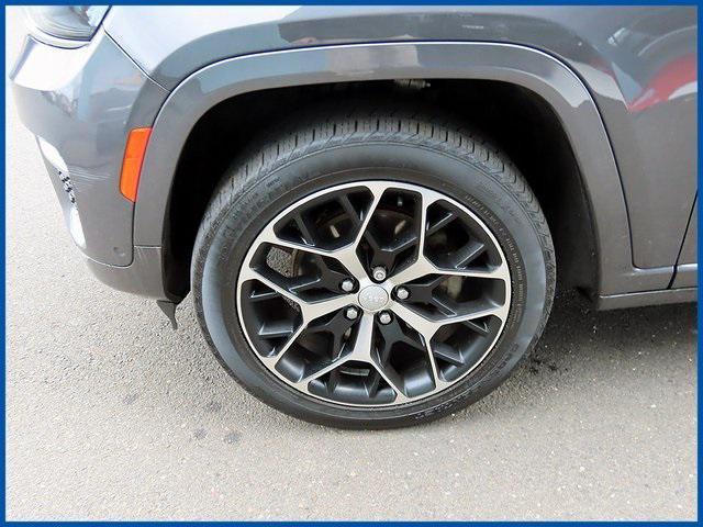 used 2022 Jeep Grand Cherokee car, priced at $40,987