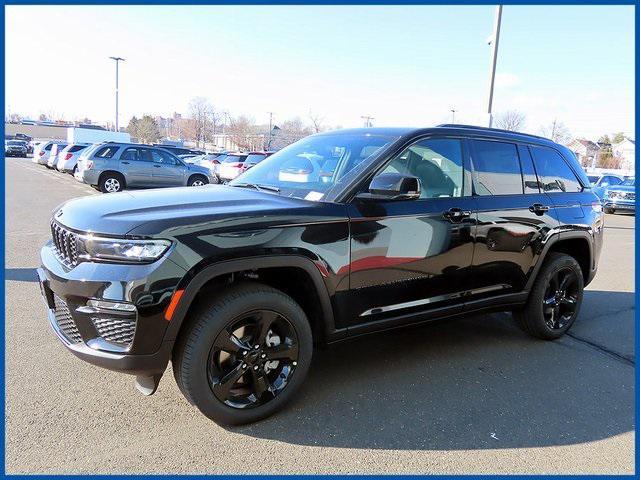 new 2025 Jeep Grand Cherokee car, priced at $44,921