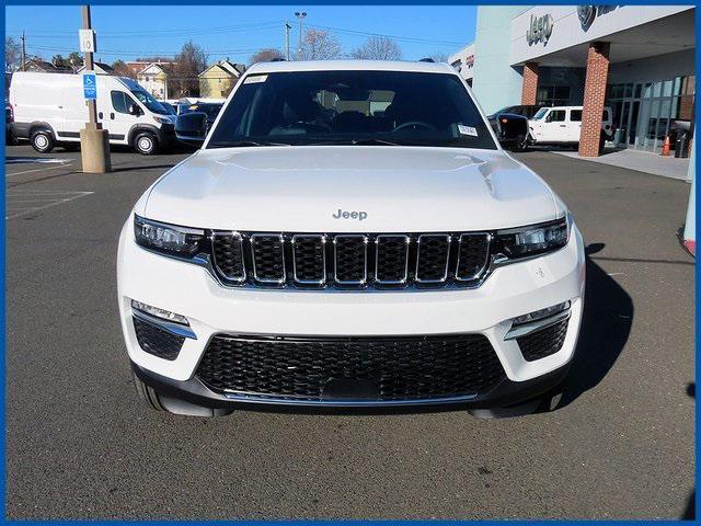 new 2025 Jeep Grand Cherokee car, priced at $42,032