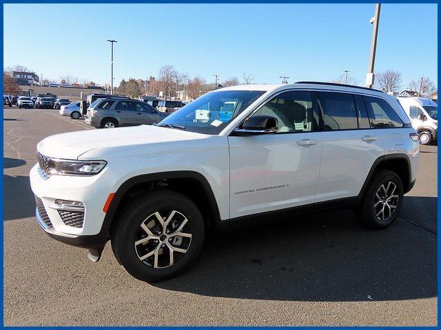 new 2025 Jeep Grand Cherokee car, priced at $42,654