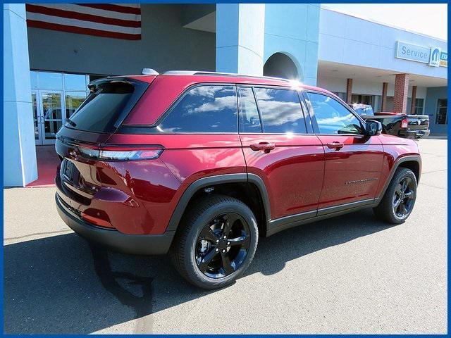 new 2025 Jeep Grand Cherokee car, priced at $44,721