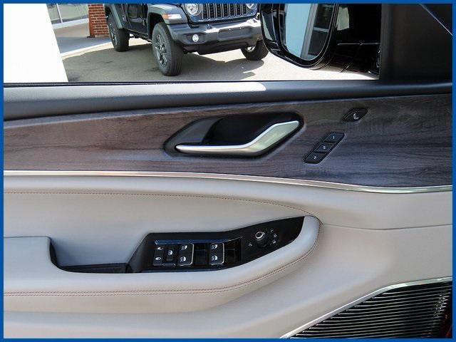 used 2022 Jeep Grand Cherokee car, priced at $37,987