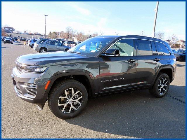 new 2025 Jeep Grand Cherokee car, priced at $43,090