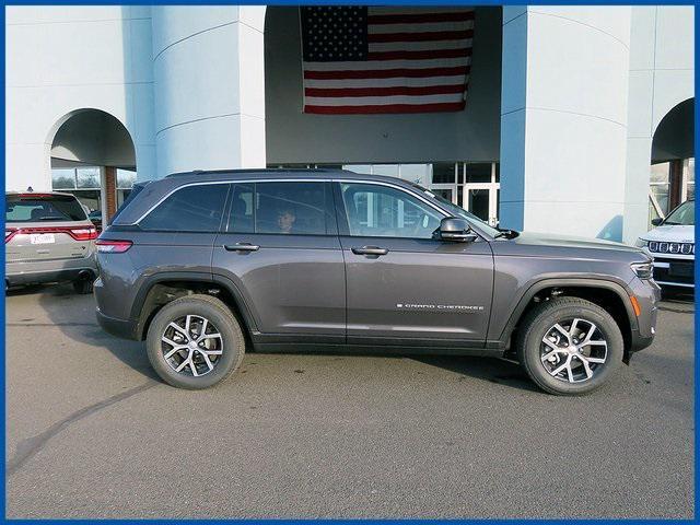 new 2025 Jeep Grand Cherokee car, priced at $43,150