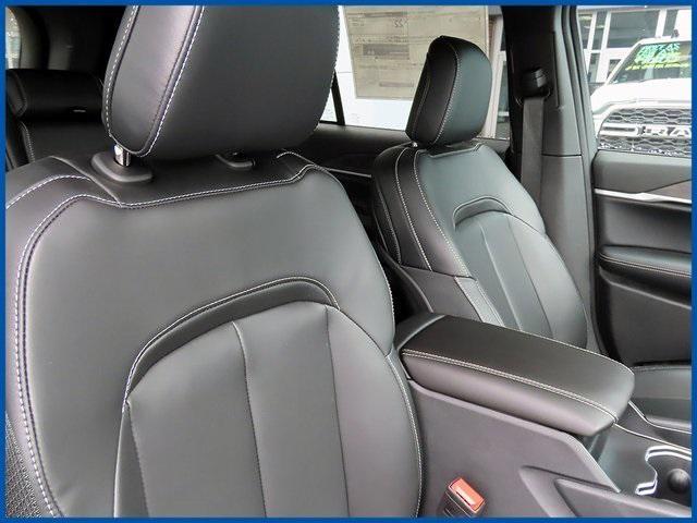 new 2025 Jeep Grand Cherokee car, priced at $47,985