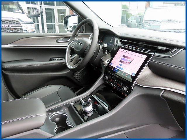 new 2025 Jeep Grand Cherokee car, priced at $47,985