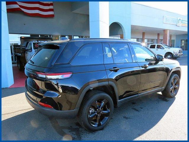 used 2024 Jeep Grand Cherokee car, priced at $41,489