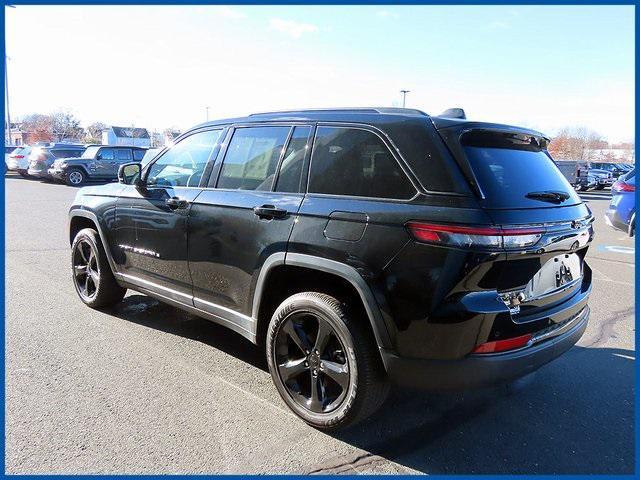 used 2024 Jeep Grand Cherokee car, priced at $41,489