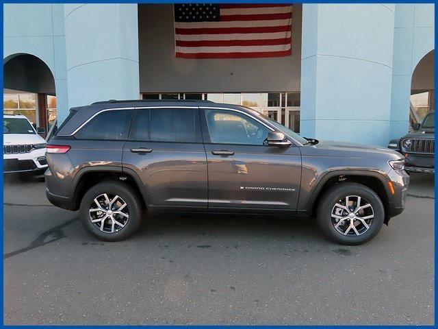 new 2025 Jeep Grand Cherokee car, priced at $48,810